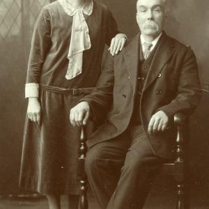 1909 Mr Mrs Griffin with his second wife Rhoda they liv