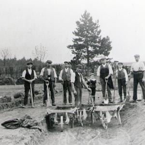 1909 Possibly Moulton Paddocks road making Herbert Ingle6th from left