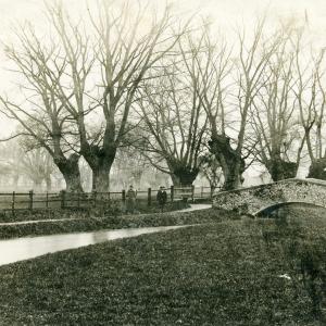 1910 Pretty Bridge Brookside in winter167
