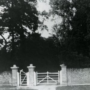 1911 Priory Gates214