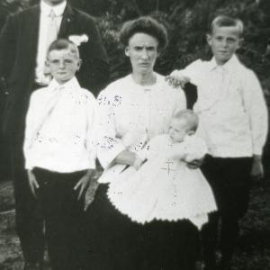 1912 Thomas Nell Poulter in the USA292