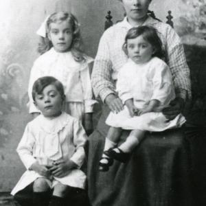 1917 Agnes Russell nee Moss170