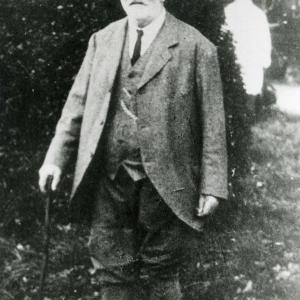 1920s Charles Grass snr Keeper at Moulton Paddocks.