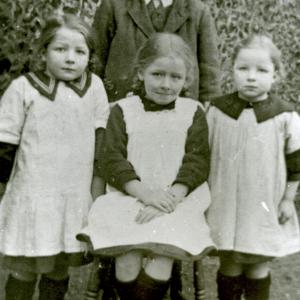 1922 Moulton School the Clarkson children554