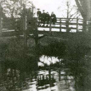 1925 the old Church Ford bridge with the Russell children 