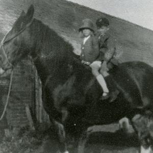 1927Primrose Hill Farm Charles Neal with Ruby Ray344