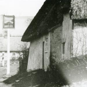 1930s Bridge St Bridge Farmhouse note side door pub si