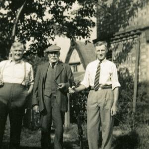 1930s Bridge St Charlie Jennings centre Jack Hiscock 