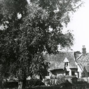 1930s Church Rd cottages attatched to the Shepherd Dog3