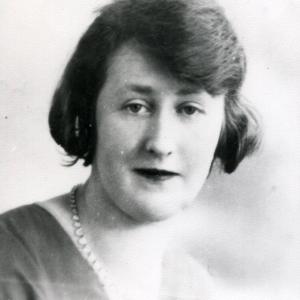 1930s Doris Goodchild lived beside the Chippenham Rd662