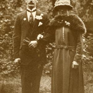 1930s Frank Annie Clark after their wedding471