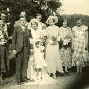 1936 DalhamGilbert mabels wedding Joan on right