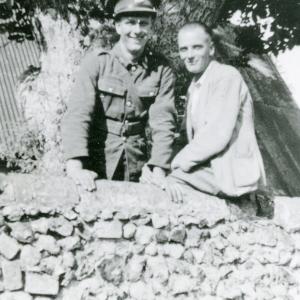 1940 Gazeley Rd cottages Stan Kidd with George Howard from