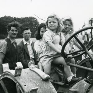 1940 Plantation Hill Bridge Farm harvesting 685