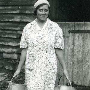 1942 Bridge Farm Doris Vizard evacuee from London691