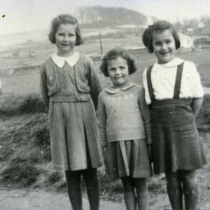 1942 Bridge St Beryl Jennings Diana Green Robin Jennings