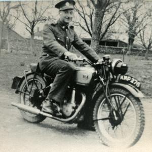 1942 Jim Batt dispatch rider510