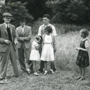 1942 Plantation Hill Bridge Farm harvesting Whurr Hart 