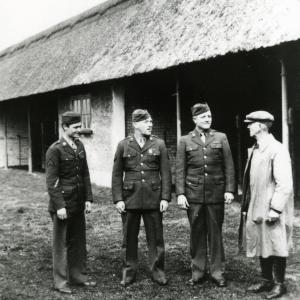 1943 Jocky Club Stables Ben Goodchild with USAF personel62