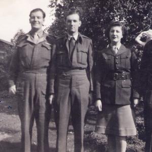 1944 1945 Glebe House Malcolm Tom Nancy Ian.
