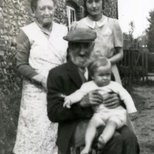 1944 Chapel Lane Charlie Maud Clarry with Maud John Gr