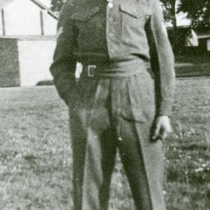 1944 Ray Neal after being wounded in Normandy591