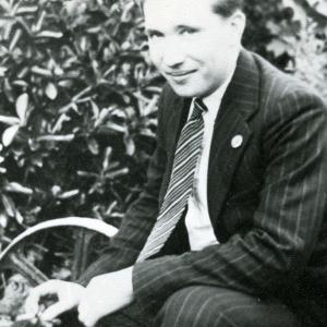 1945 Cecil Norris in his demob suit704