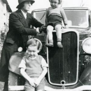 1946 Chapel Lane Nurse Tipple with Hugh John Griffiths67