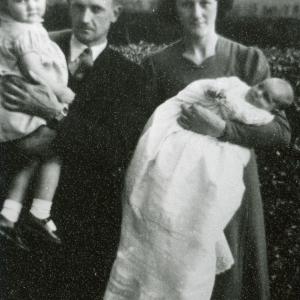 1947 NKT Rd Jack Janet Radford with Hilary Stuart580