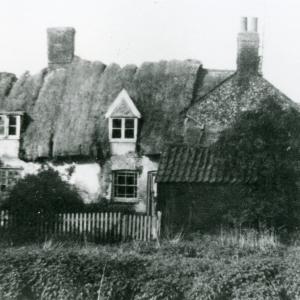 1950s Church Rd3 cottages attatched to the S D089