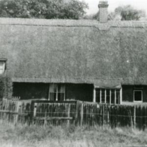 1950s Crooked Cottage Little Green403