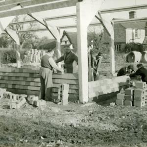 1954 Bridge St work starts on the new Village Hall600