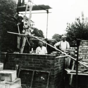 1955 workmen from Jennings builders building Mayes Meadow