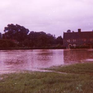 1968 17th Sept Great Flood The Village Green Nos 3 47