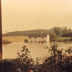 1968 17th Sept Great Flood The Village Green from Br 2