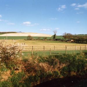 1995 Kennett Rd footpath looking towards Primrose Hill249