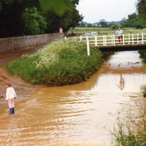 1995 May Church Ford flood note the mud296
