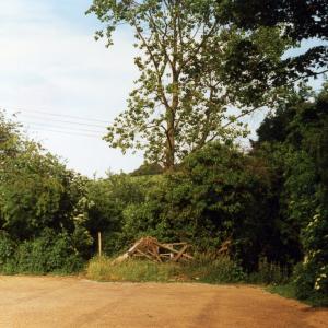 1996 bottom of Tweed Close before entrance to Riverside Wa