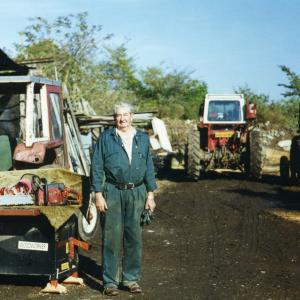 1997 October Bury Lane Tony Jenning in his yard432
