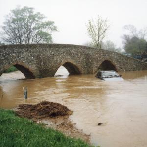 1998 PackhorsenBridge car Spring Floods khorse Bridge 