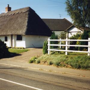 1999 School Rd Benefield Cottage035