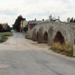 1999 The Packhorse Bridge from the Gazeley RD044