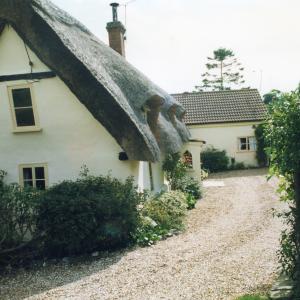 2000 The Crooked Cottage Little Green136