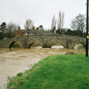 2002 Packhorse Bridge ford December floods195