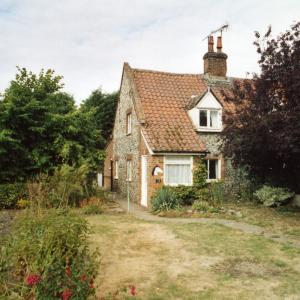 2004 Brookside No10 home for many years of Sally Kent fo