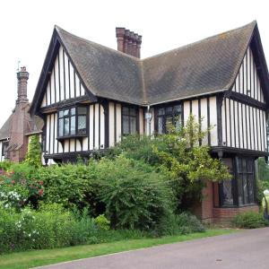 2011 12 06Warren Place Moulton SuffSir Henry Cecil op 5