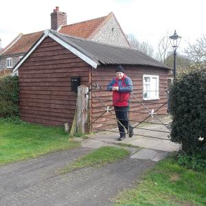 2012 07 04 No 3 The Green Ted Messinder by the old Cobbler