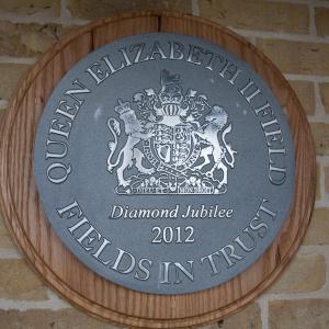 2012 07 06 Moulton Village Hall playing field Queen 94