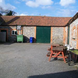 2013 29 03 Moulton Suffolk The Kings Head before ren 2
