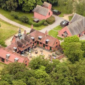 2014 Lanwades Hall the Annimal Health Trust 3